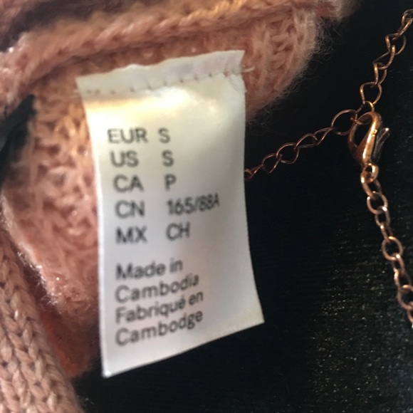 Sweater - Picture 4 of 4